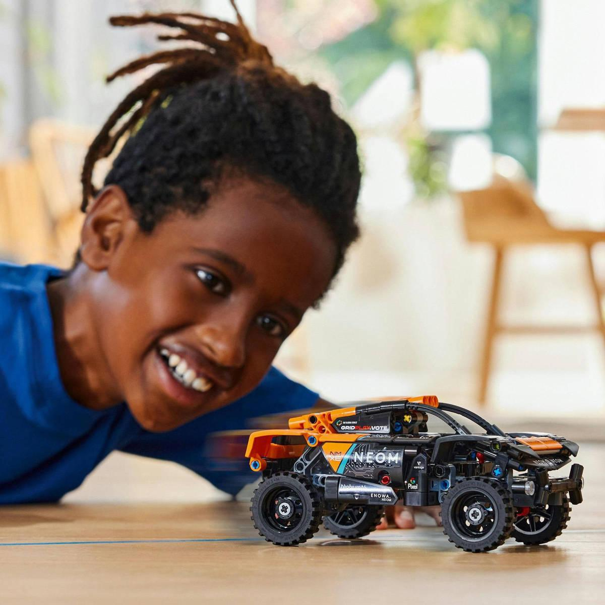 ds94644786_lego_technic_neom_auto_mclaren_extreme_e_race_car_42166_stavebnice_4